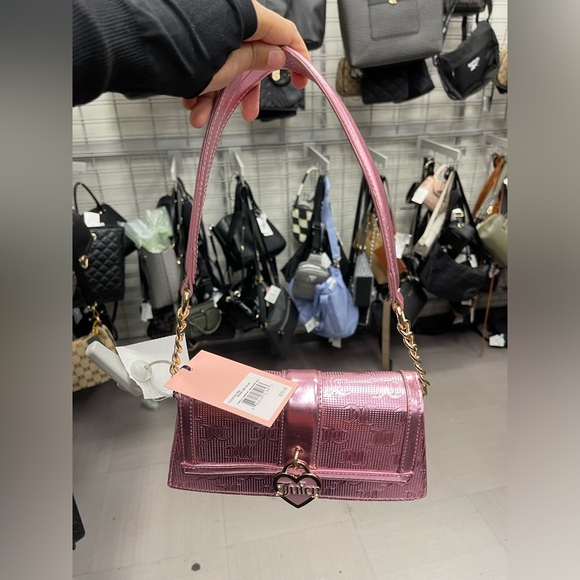 Juicy Couture Handbags - Juicy Courure Simply Perfect Pink Metallic Shoulder Bag